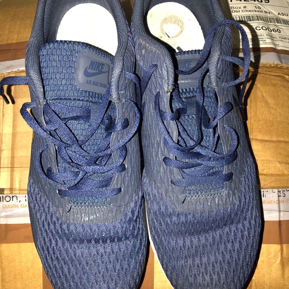 Sneakers - Picture 2 of 2